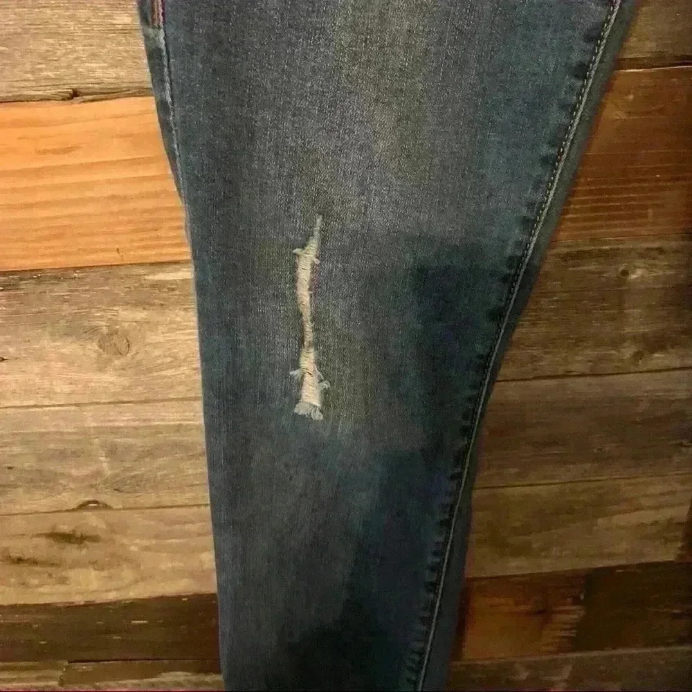 Cabi Distressed Skinny Jeans - Picture 3 of 7